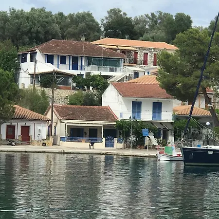 Joanna Seaside House מגאניסי