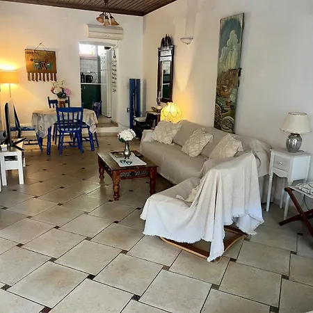 בית נופש Joanna Seaside House מגאניסי